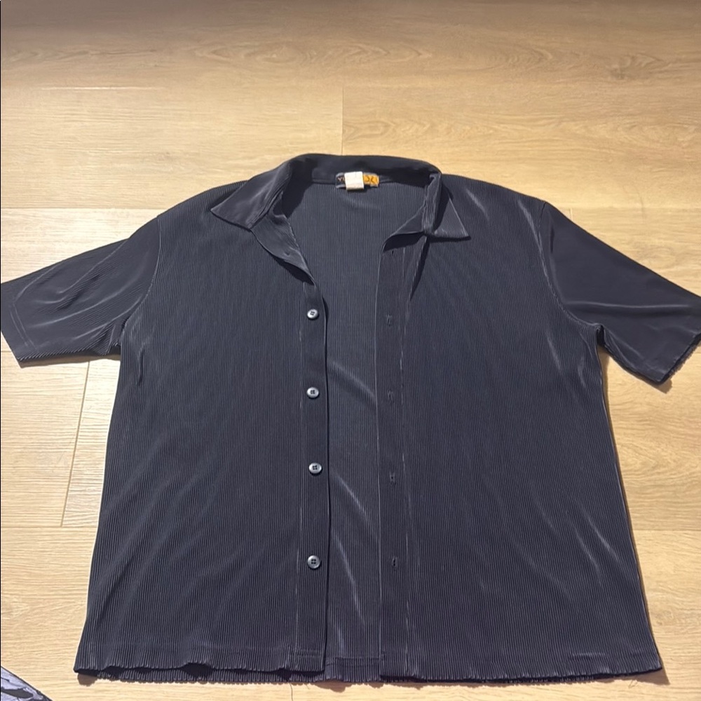 Men's Black Short Sleeve Shirt